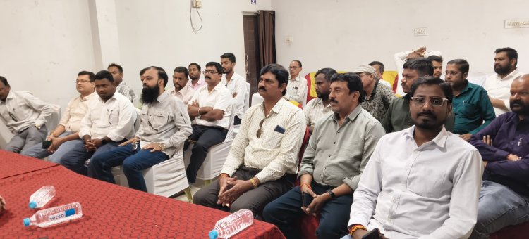 जिला प्रेस क्लब की हुई बैठक संतोष साहू अध्यक्ष तो राहुल भूतड़ा को पुनः महासचिव बनाया गया ,,,पत्रकारो के हर समस्या पर साथ खड़े रहेगा जिला प्रेस क्लब