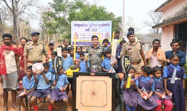 *सामुदायिक पुलिसिंग के तहत जालवाही में, ग्रामीणों से संवाद एवं बच्चों को खेल सामग्री का किया गया वितरण*