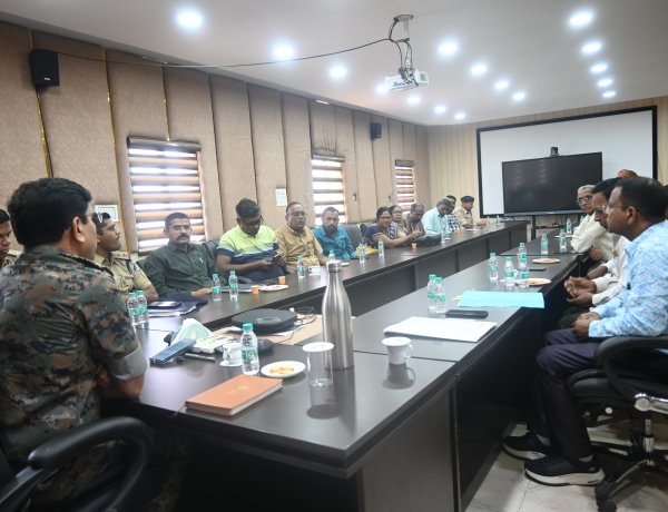 *पुलिस अधीक्षक ने जिले के विभिन्न थाना प्रभारी की ली बैठक ,शांतिपूर्ण एवं खुशहाली से मनाए होली का त्यौहार*