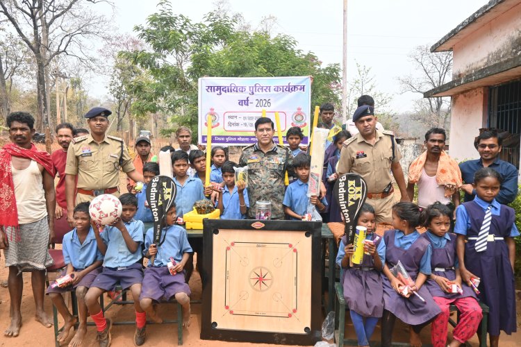 *सामुदायिक पुलिसिंग के तहत जालवाही में, ग्रामीणों से संवाद एवं बच्चों को खेल सामग्री का किया गया वितरण*