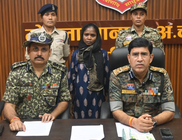 *रावघाट क्षेत्र कि सक्रिय महिला नक्सली जीत्ती ने MMAC जिले में किया आत्मसमर्पण,₹1लाख रू का था इनाम*