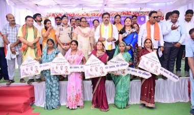 *डिप्टी सीएम विजय शर्मा रहे जिला मोहला मानपुर अंबागढ़ चौकी के दौरे पर*