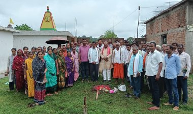 *ग्राम भगवानटोला में सामुदायिक भवन (साहू सामाज)निर्माण हेतु विधायक मांडवी द्वारा किया गया भूमि पूजन*