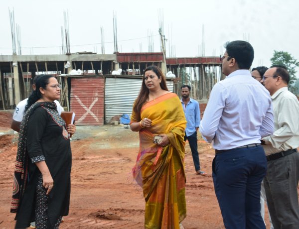 *नव पदस्थ जिला कलेक्टर ने पदभार ग्रहण करते ही क्षेत्र के विकास कार्यों का किया निरीक्षण**