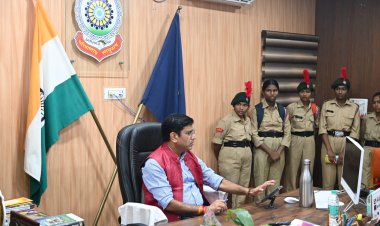 *बिटिया @work अभियान के तहत 48 छात्राओं ने पुलिस अधीक्षक कार्यालय,थाना मोहला, समेत पुलिस की कार्यप्रणाली से रूबरू*