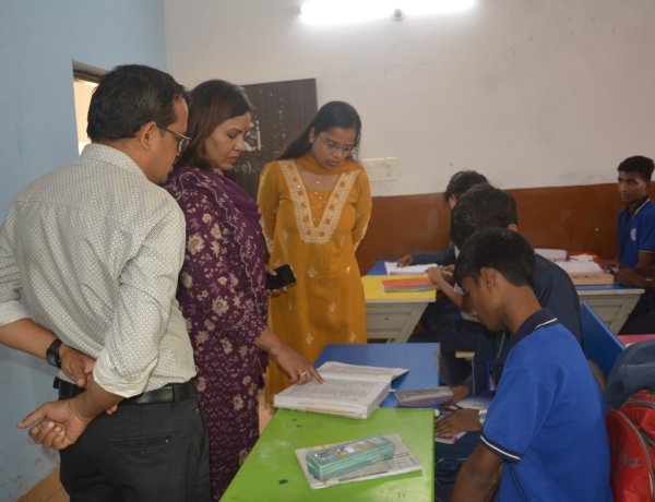 *कलेक्टर तनुजा सलाम ने जिला मुख्यालय स्थित सेजेस विद्यालय का किया निरीक्षण*