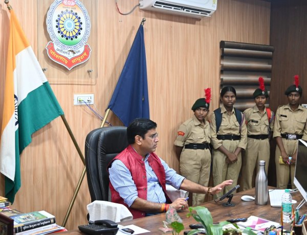 *बिटिया @work अभियान के तहत 48 छात्राओं ने पुलिस अधीक्षक कार्यालय, पुलिस लाइन(रक्षित केंद्र),थाना मोहला समेत पुलिस की कार्यप्रणाली से रूबरू*