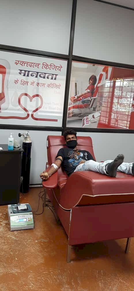 नितेश मोहले ने जरूरतमंदों के लिए किया 21वी बार रक्तदान..