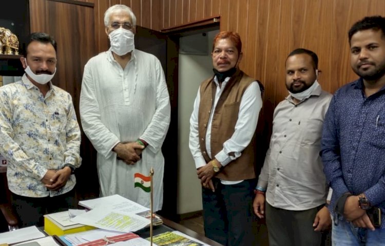 स्वास्थ्य मंत्री टी. एस. सिंह देव जी  के निवास में पहुँचे नारायणपुर विधायक