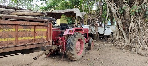 कबाड में तब्दील हो रहे है, वन विभाग में राजसात किये गये वाहनें, चोरों की नजर भी वाहनाें के कलपुर्जो पर टीकी रहती है धिरे धिरे गायब हो रहे है मंहगे सामान