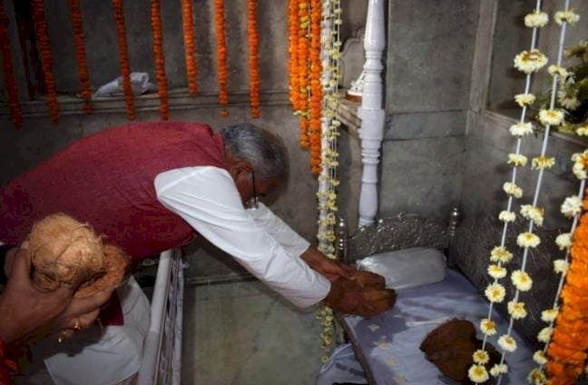 गिरौदपुरी मेला में शामिल हुए मुख्यमंत्री भूपेश बघेल गुरु गद्दी एवं जैतखाम की पूजा कर लिया आशीर्वाद प्रदेशवासियों की ख़ुशहाली और समृद्धि की कामना की