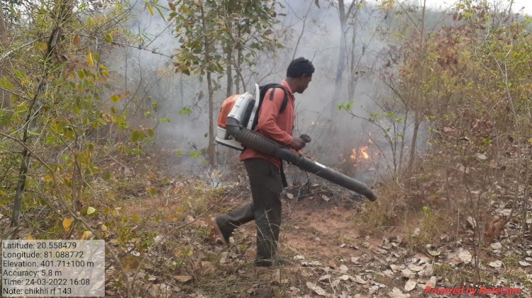 बालोद :-- जिले के दल्लीराजहरा रेंज के मंगलतराई वन क्षेत्र में आगजनी की घटनाओं में आग को रोकने में फायर ब्लोवर मददगार साबित हो रहा है।