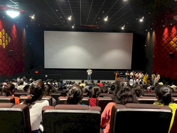 बालोद शहर के राष्ट्रवादी विचारधारा के नागरिकों द्वारा 24 मार्च गुरुवार को बालोद स्थित प्राची सिनेमा में दि कश्मीर फाइल्स फिल्म का चैरिटी शो कराया गया। जिसमे बालोद कॉलेज के 500 छात्र छात्राओं को यह फिल्म निःशुल्क दिखाई गई।