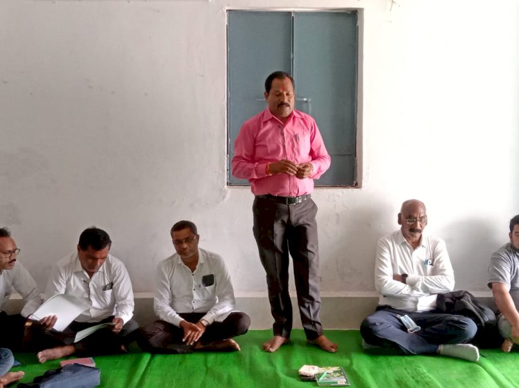 आज निजी चिकित्सक संघ ब्लॉक गुरुर का साहू सदन में मासिक बैठक हुआ संपन्न। जानिए खबर में