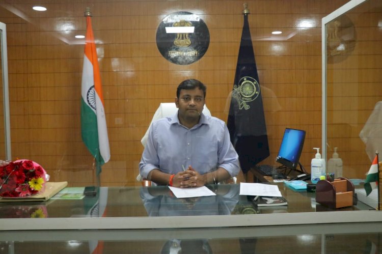 बलौदाबाजार जिले के नये कलेक्टर रजत बंसल ने संभाला पदभार जानिए खबर में
