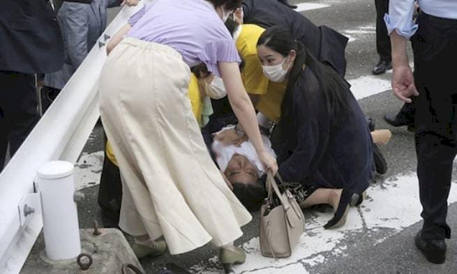 जापान के पूर्व PM शिंज़ो आबे को गोली लगी जानिए खबर में