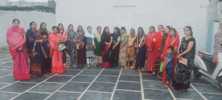 ब्राह्मण महिला समाज की बैठक दुबे निवास में सम्पन्न , समाज के विभिन्न मुद्दों पर हुई चर्चा
