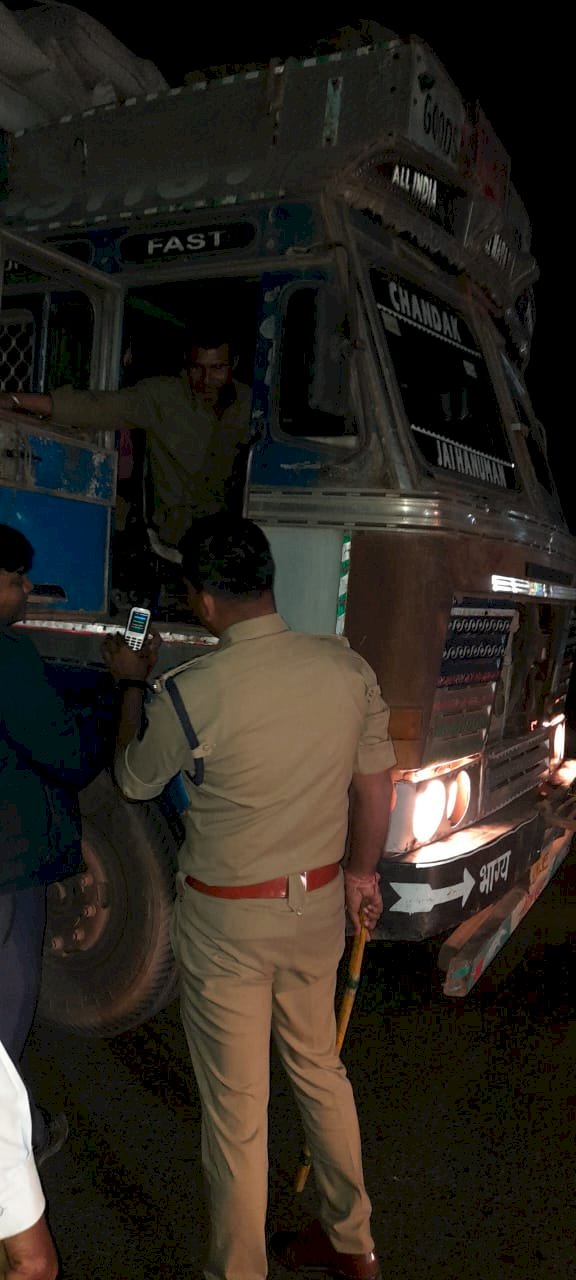 जिला पुलिस अधीक्षक जितेंद यादव के निर्देशानुसार थाना प्रभारी रविशंकर पांडे के नृत्रित्व में पुलिस टीम द्वारा शराब सेवन कर वाहन चलाने वाले 5 वाहन चालकों पर की गई 185 मोटर व्हीकल एक्ट के तहत कार्यवाही ।