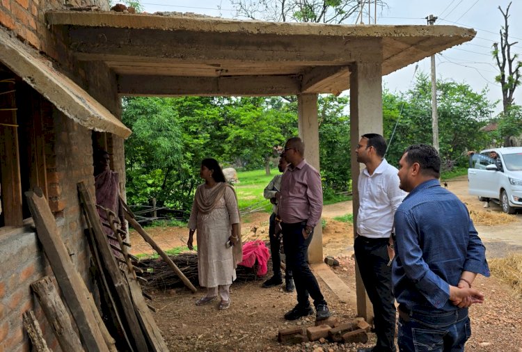 सीइओ जिला पंचायत डॉ. संजय कन्नौजे ने ग्राम बड़े जुंगेरा में किया पीएम आवास के कार्यों का निरीक्षण   जनपद पंचायत कार्यालय में समीक्षा बैठक लेकर अपूर्ण आवासों को शीघ्र पूरा करने के दिए निर्देश