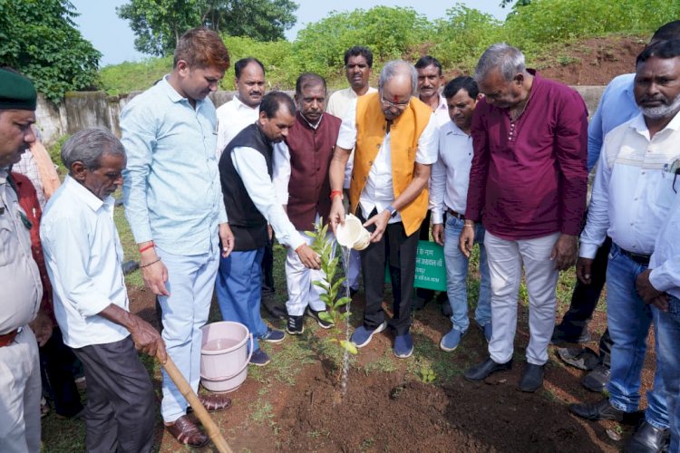 सांसद बृजमोहन अग्रवाल ने सरोरा को विकासकार्यों की सौगात दी