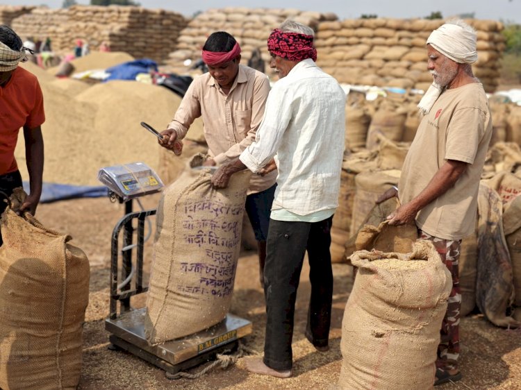 किसान टोकन तुंहर हाथ एप्प से किसानों को धान विक्रय में हुई है आसानी   किसान अपने घर में ही बैठकर धान विक्रय हेतु ले रहे हैं टोकन   टोकन एप्प की सुविधा के लिए किसानों ने शासन का जताया आभार